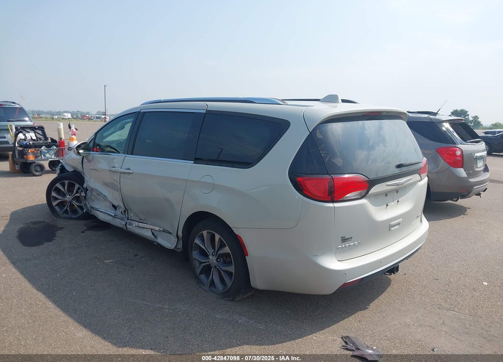 2017 CHRYSLER PACIFICA LIMITED VIN: 2C4RC1GG2HR597788