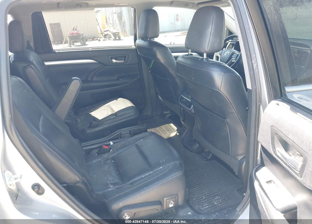 2014 TOYOTA HIGHLANDER VIN: 5TDJKRFH5ES064233