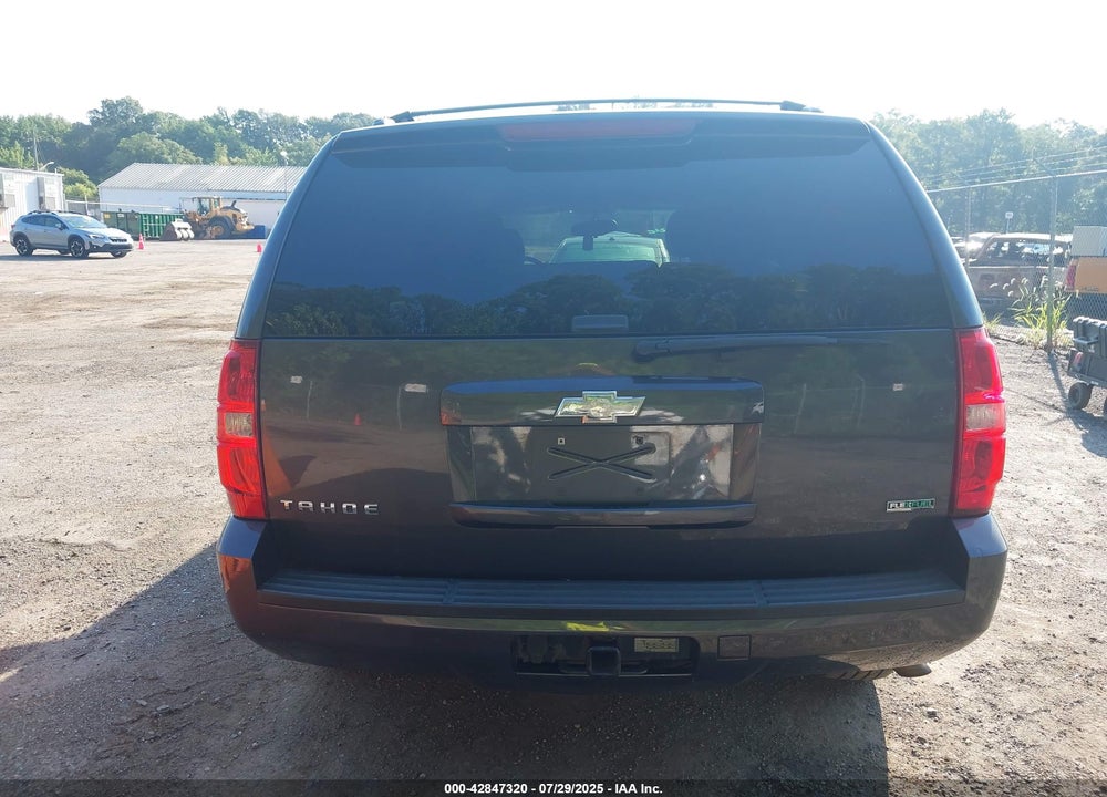 2011 CHEVROLET TAHOE VIN: 1GNSCAE06BR117859