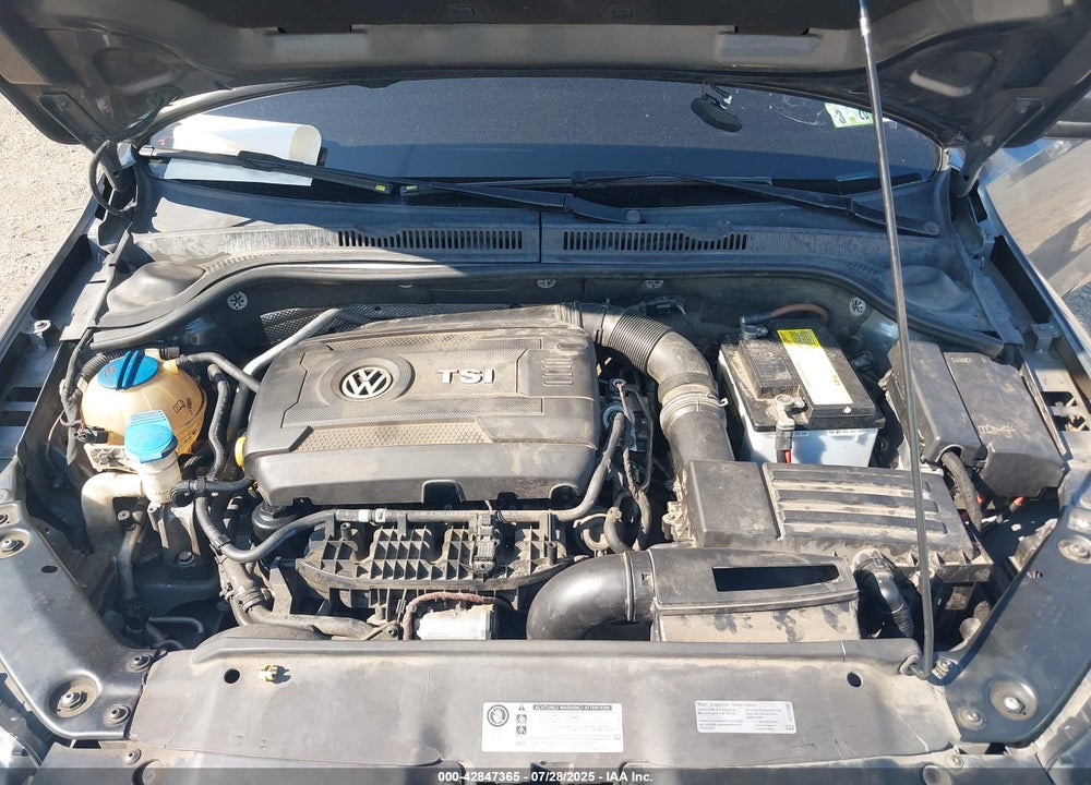 2015 VOLKSWAGEN JETTA VIN: 3VWD17AJ0FM230803
