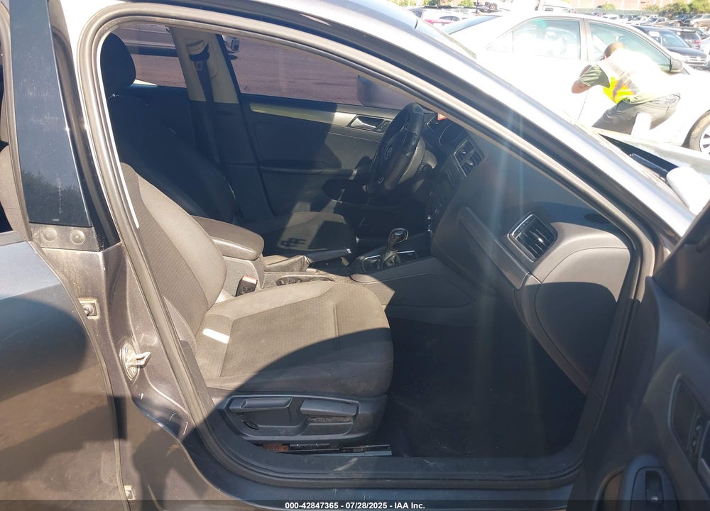 2015 VOLKSWAGEN JETTA VIN: 3VWD17AJ0FM230803