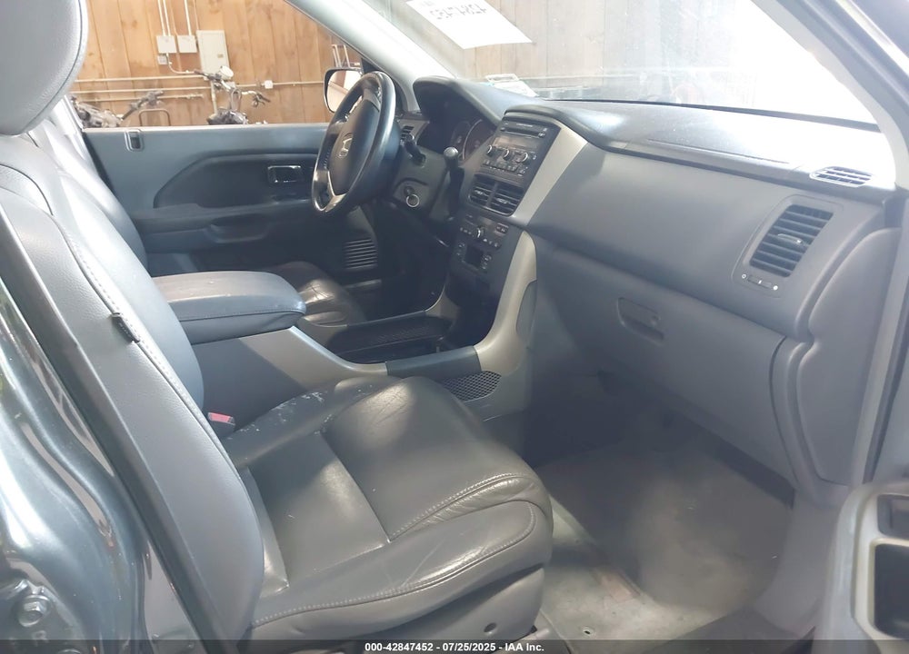 2006 HONDA PILOT VIN: 2HKYF18536H527727