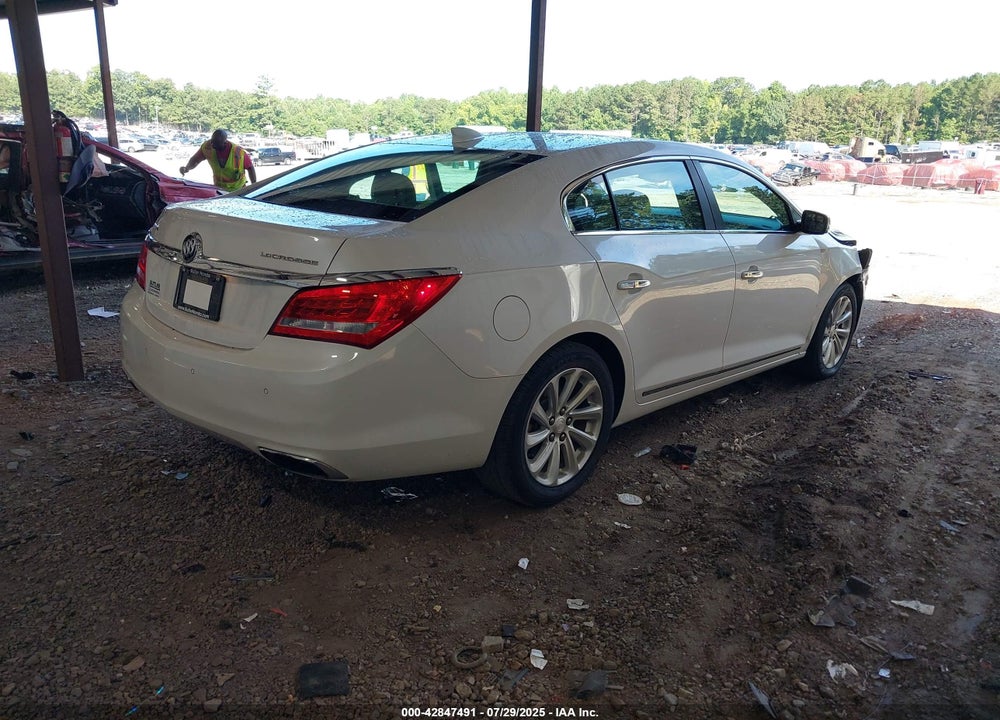2015 BUICK LACROSSE VIN: 1G4GB5G30FF245131