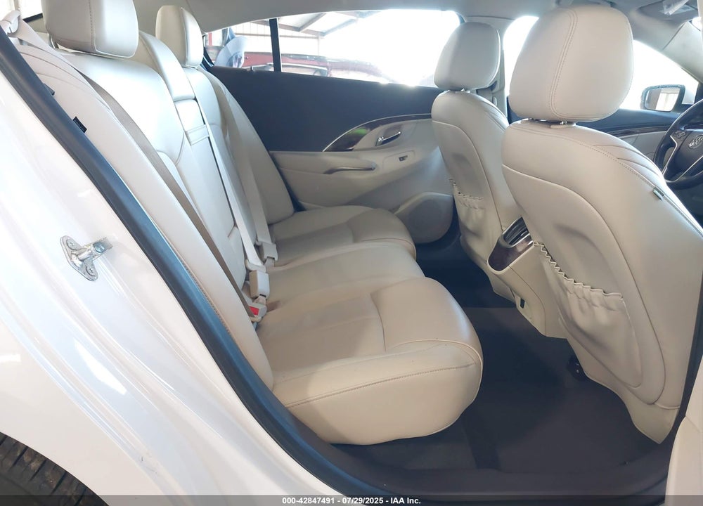2015 BUICK LACROSSE VIN: 1G4GB5G30FF245131
