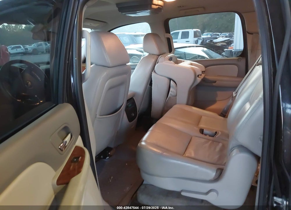 2007 CHEVROLET SUBURBAN 1500 VIN: 3GNFC16057G146602