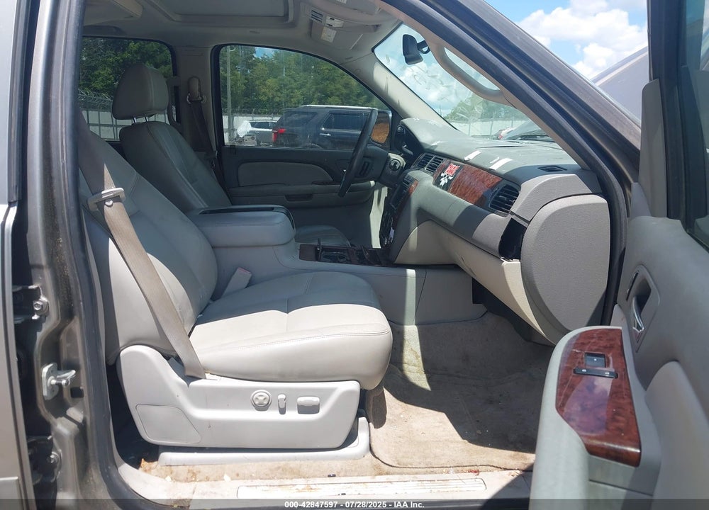 2007 CHEVROLET SUBURBAN 1500 VIN: 3GNFC16007G175621