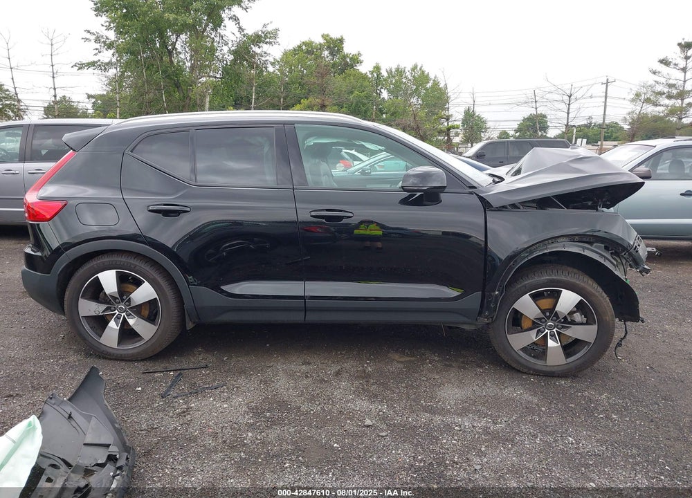 2021 VOLVO XC40 VIN: YV4162UK9M2432149