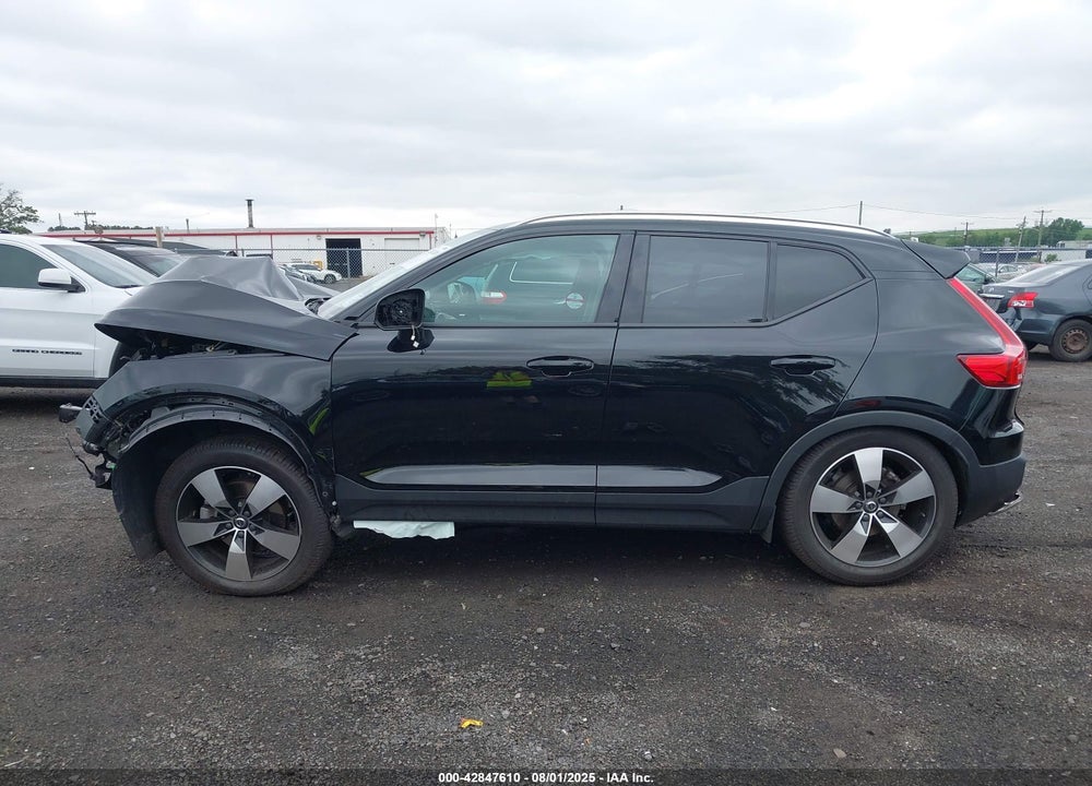 2021 VOLVO XC40 VIN: YV4162UK9M2432149