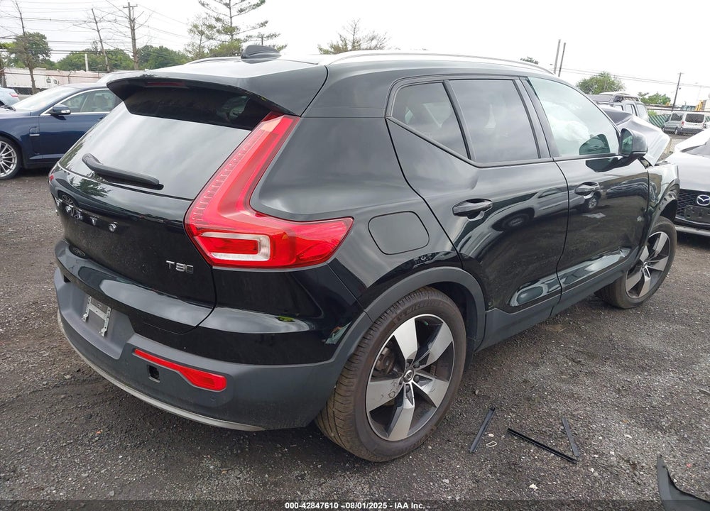 2021 VOLVO XC40 VIN: YV4162UK9M2432149