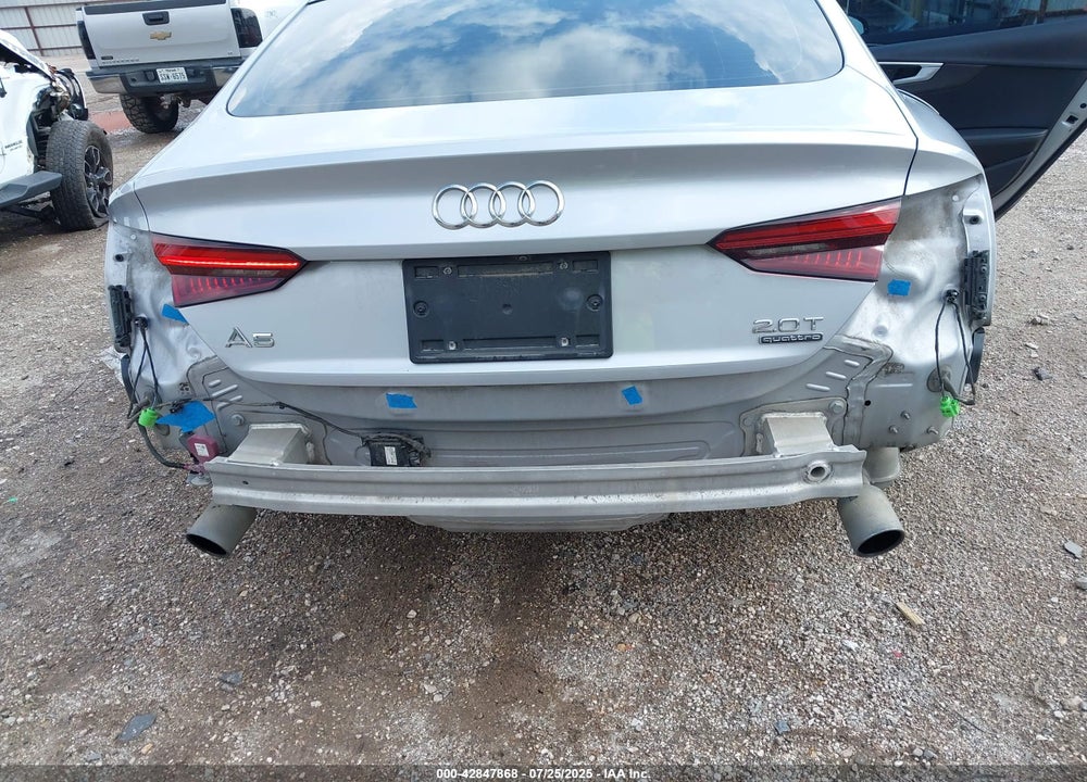 2018 AUDI A5 2.0T PREMIUM VIN: WAUCNCF55JA040814