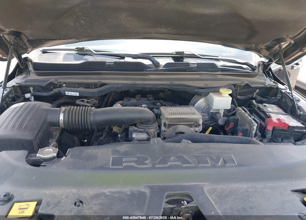 2019 RAM 1500 LIMITED 4X4 5'7 BOX VIN: 1C6SRFHTXKN603079