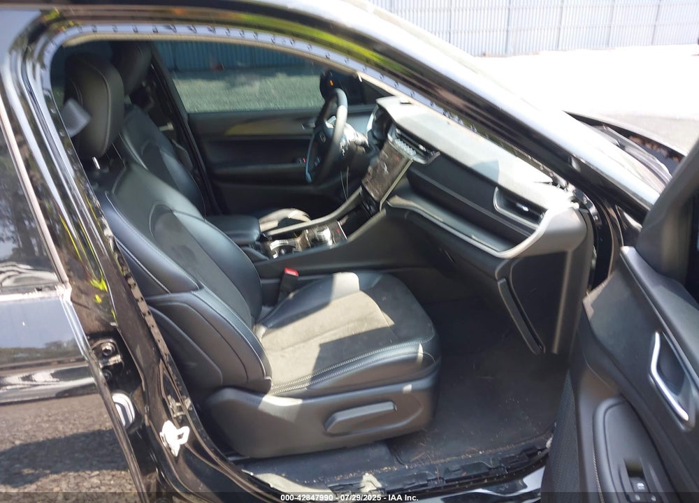2023 JEEP GRAND CHEROKEE L VIN: 1C4RJKAG7P8852160