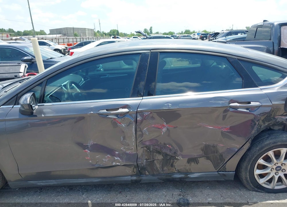 2016 FORD FUSION VIN: 3FA6P0G72GR279105