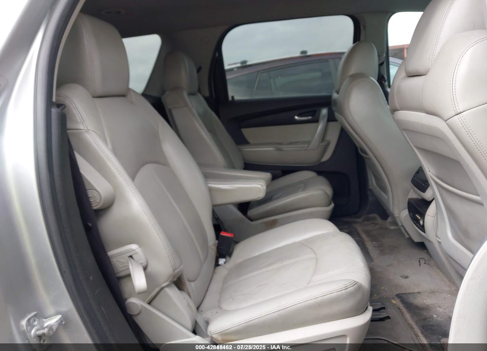 2011 GMC ACADIA VIN: 1GKKRRED0BJ172027