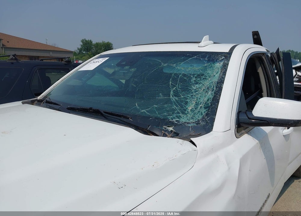 2015 CHEVROLET SUBURBAN 1500 VIN: 1GNSKJKC0FR661233