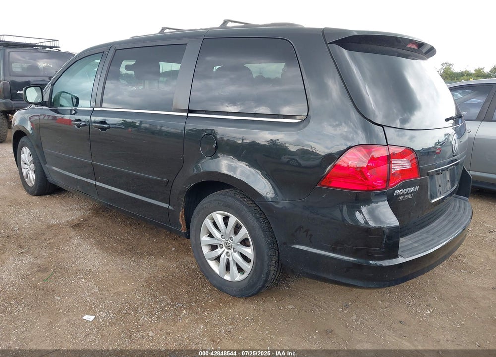 2012 VOLKSWAGEN ROUTAN VIN: 2C4RVABG9CR355185