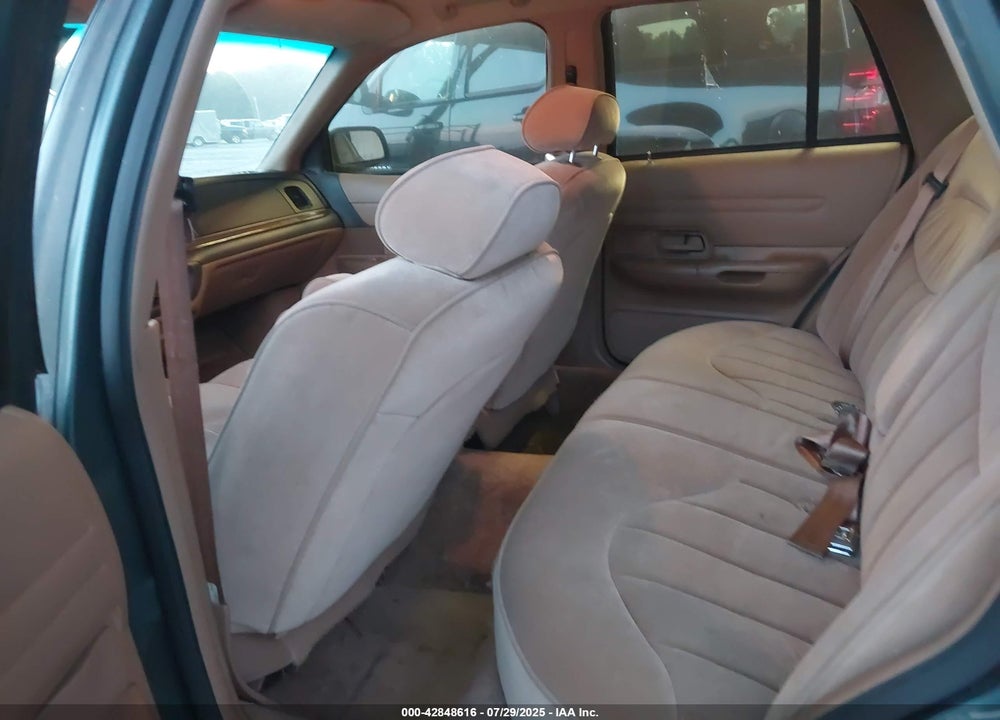 1995 FORD CROWN VICTORIA VIN: 2FALP73W0SX190023