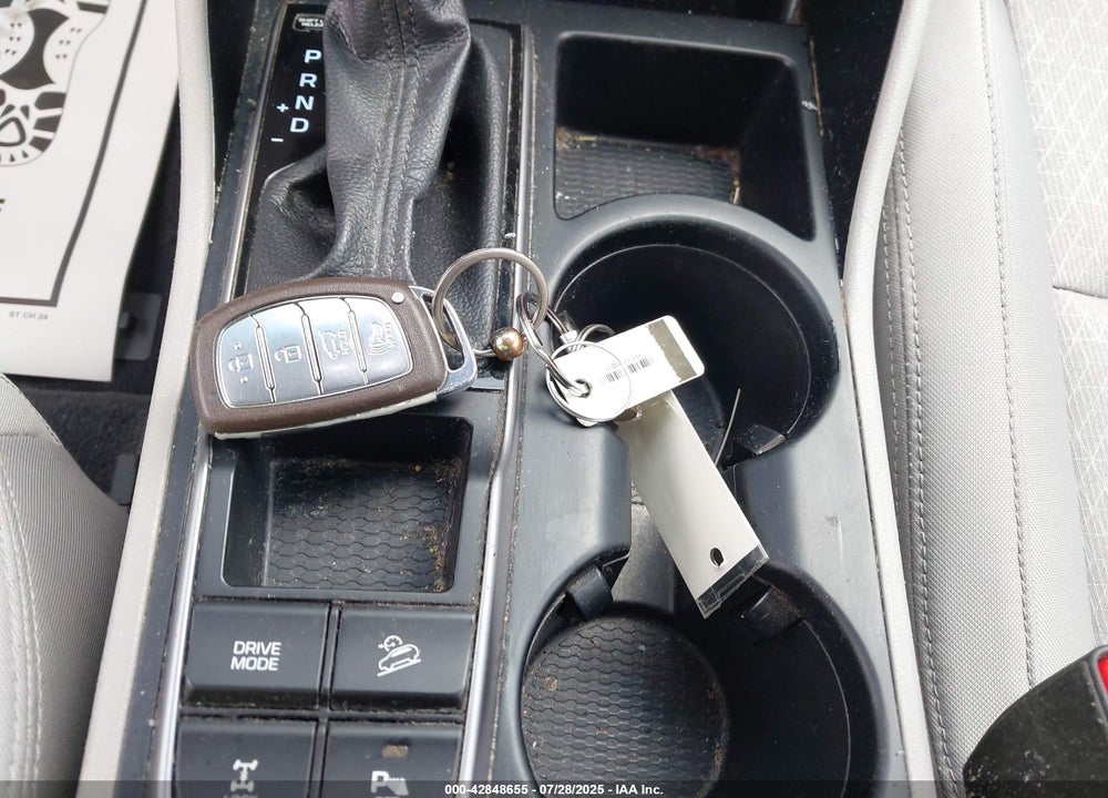 2018 HYUNDAI TUCSON VALUE VIN: KM8J3CA22JU691728