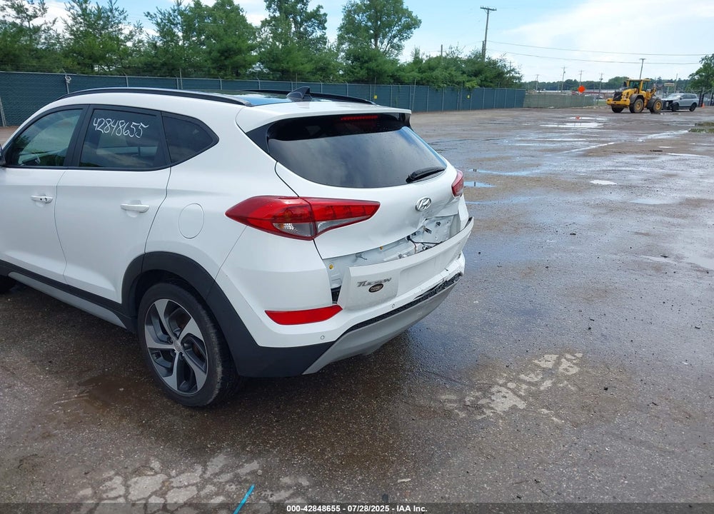 2018 HYUNDAI TUCSON VALUE VIN: KM8J3CA22JU691728
