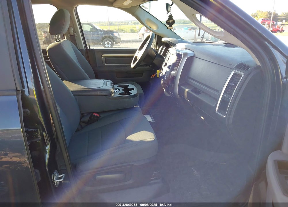 2019 RAM 1500 VIN: 1C6RR7TT5KS713888
