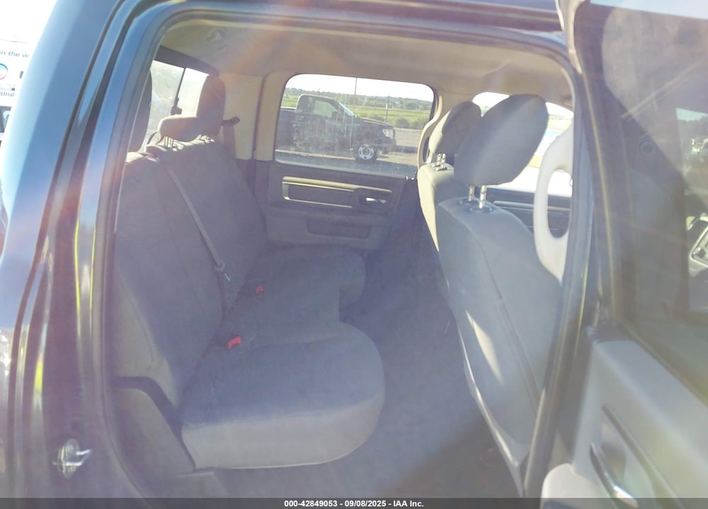 2019 RAM 1500 VIN: 1C6RR7TT5KS713888