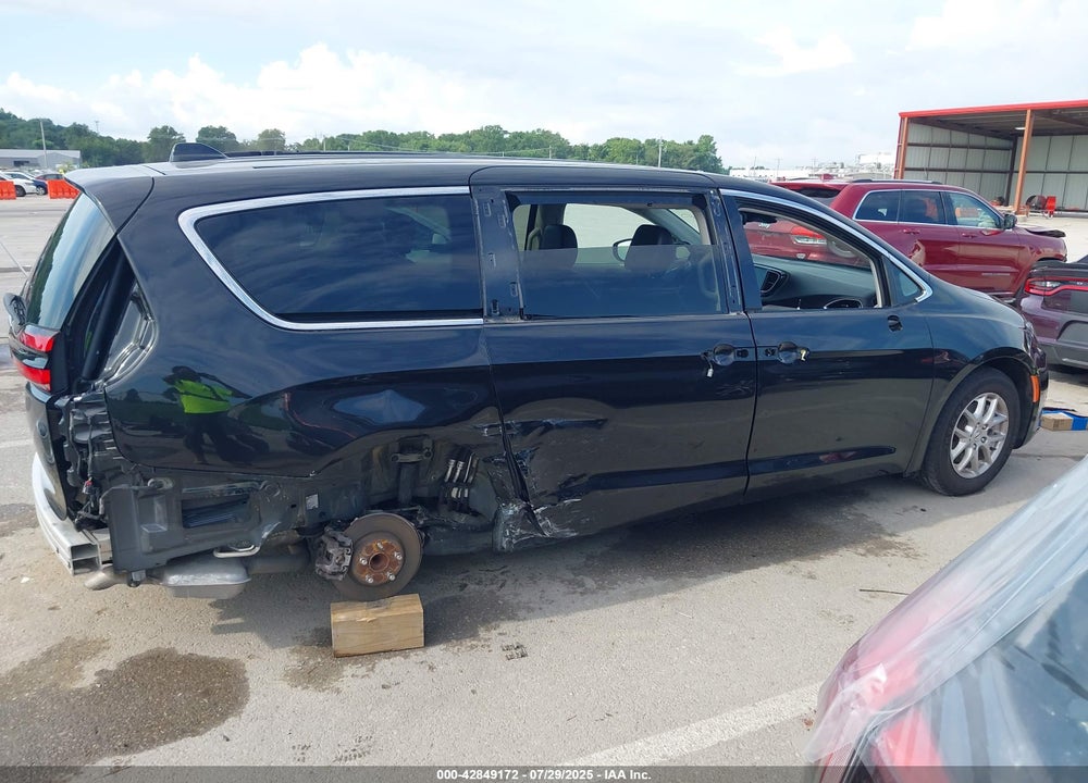 2022 CHRYSLER PACIFICA TOURING L VIN: 2C4RC1BG7NR162574
