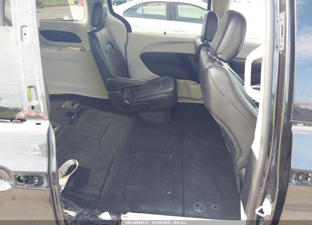 2022 CHRYSLER PACIFICA TOURING L VIN: 2C4RC1BG7NR162574