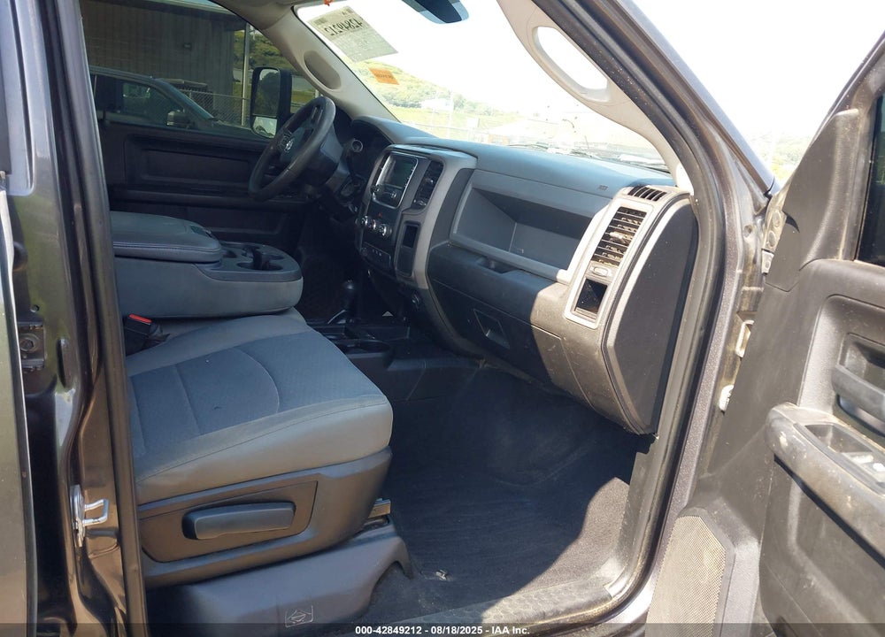 2018 RAM 3500 TRADESMAN  4X4 8' BOX VIN: 3C63RRGL9JG422392