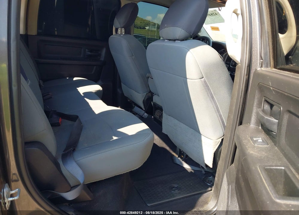 2018 RAM 3500 TRADESMAN  4X4 8' BOX VIN: 3C63RRGL9JG422392
