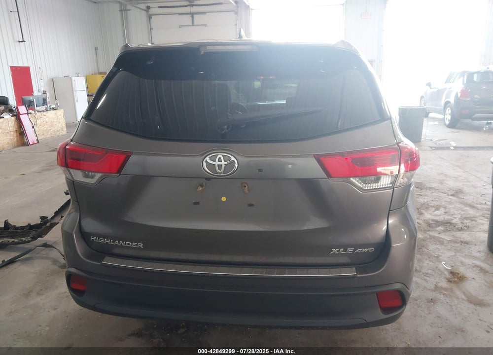 2019 TOYOTA HIGHLANDER VIN: 5TDJZRFH1KS578359