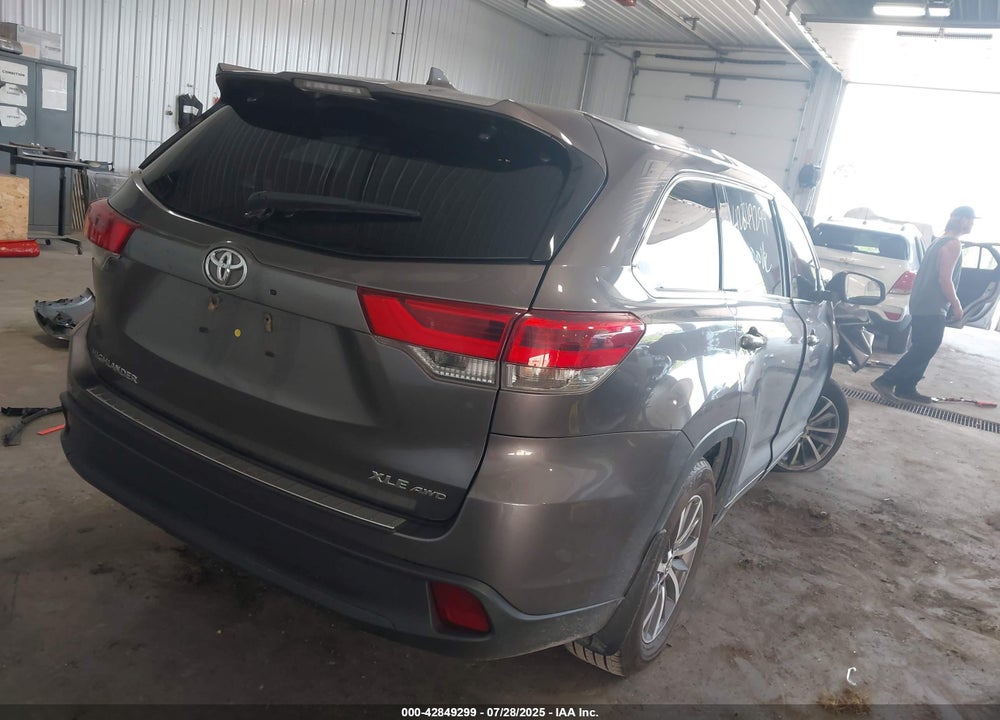 2019 TOYOTA HIGHLANDER VIN: 5TDJZRFH1KS578359