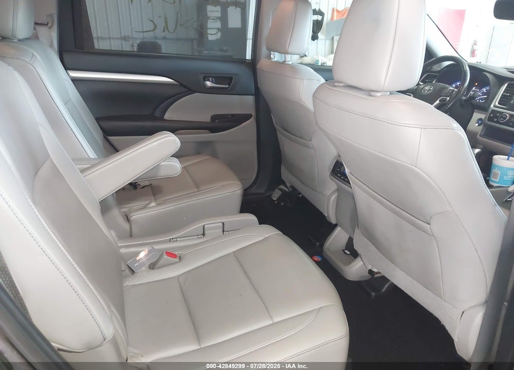 2019 TOYOTA HIGHLANDER VIN: 5TDJZRFH1KS578359