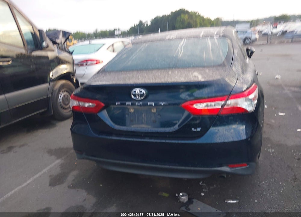 2018 TOYOTA CAMRY LE VIN: 4T1B11HK2JU647720