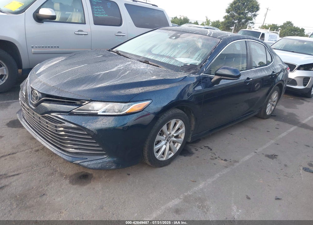 2018 TOYOTA CAMRY LE VIN: 4T1B11HK2JU647720