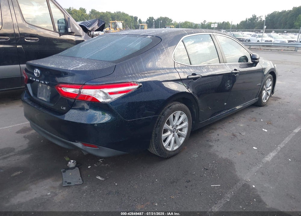 2018 TOYOTA CAMRY LE VIN: 4T1B11HK2JU647720