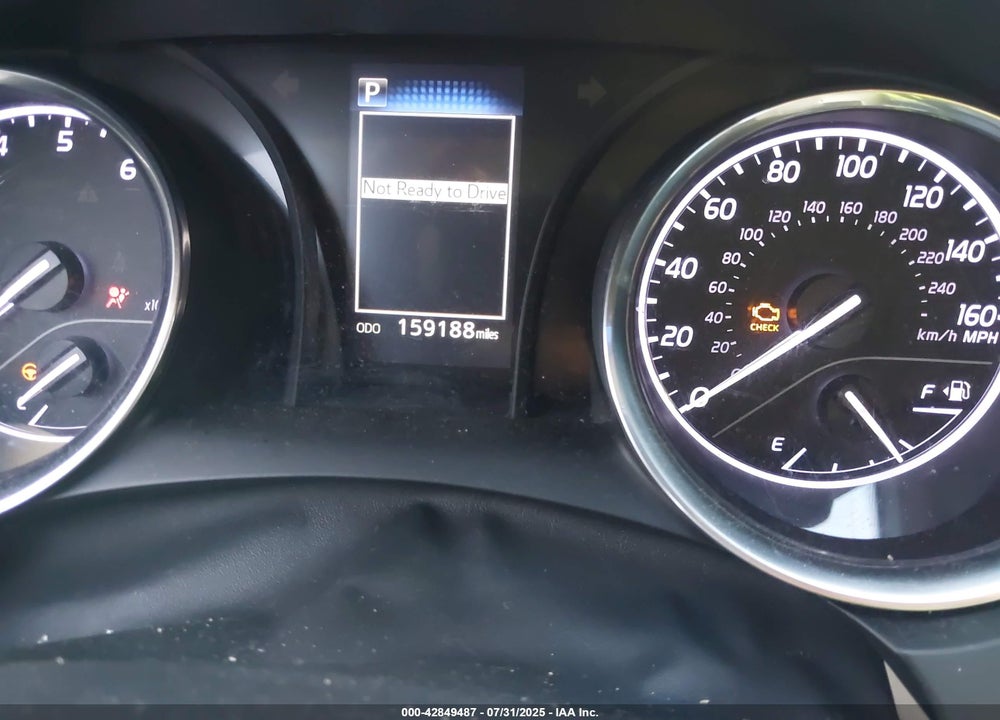 2018 TOYOTA CAMRY LE VIN: 4T1B11HK2JU647720