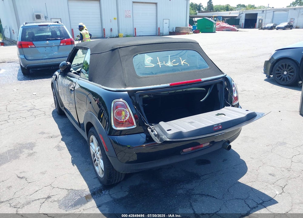 2013 MINI CONVERTIBLE VIN: WMWZN3C52DT569371