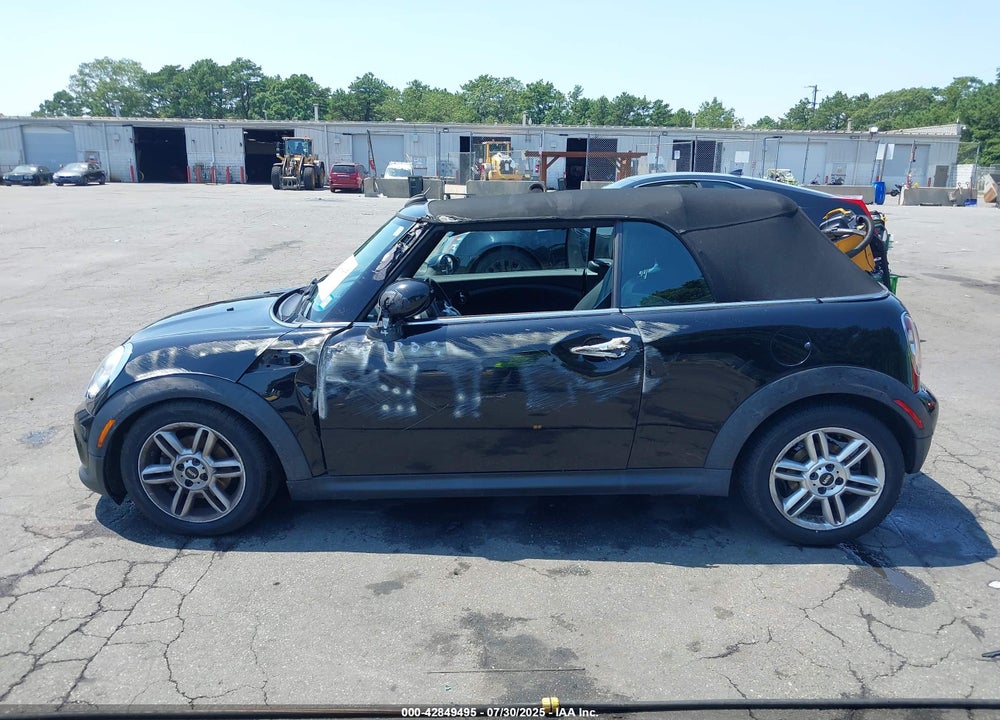 2013 MINI CONVERTIBLE VIN: WMWZN3C52DT569371