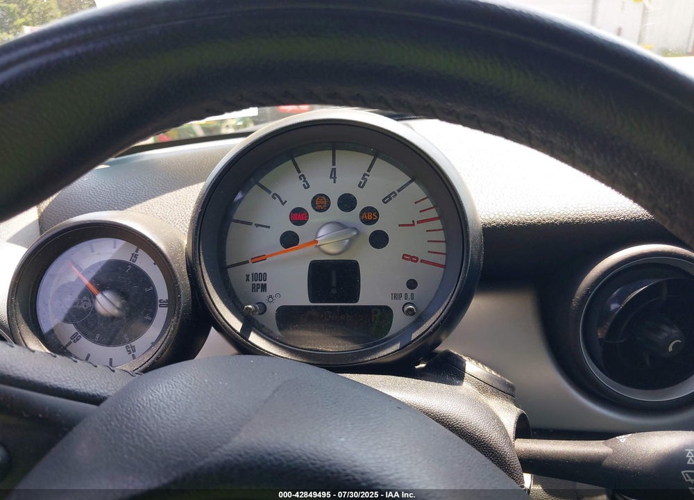 2013 MINI CONVERTIBLE VIN: WMWZN3C52DT569371