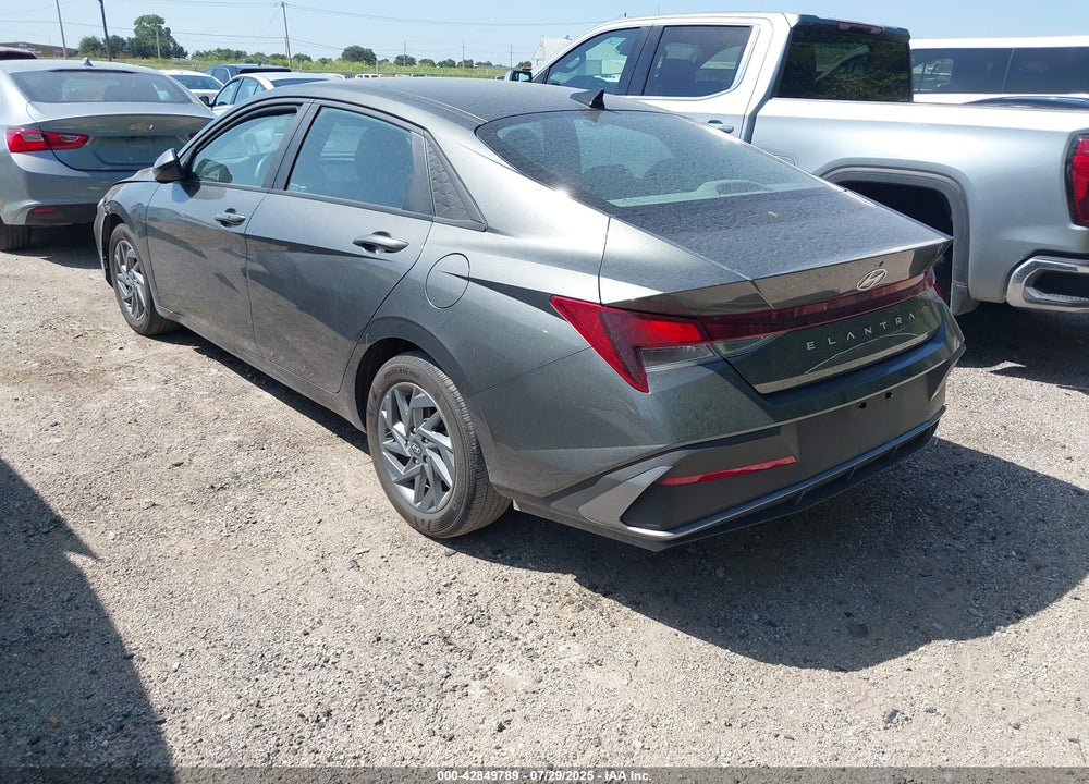 2024 HYUNDAI ELANTRA VIN: KMHLM4DG2RU820873