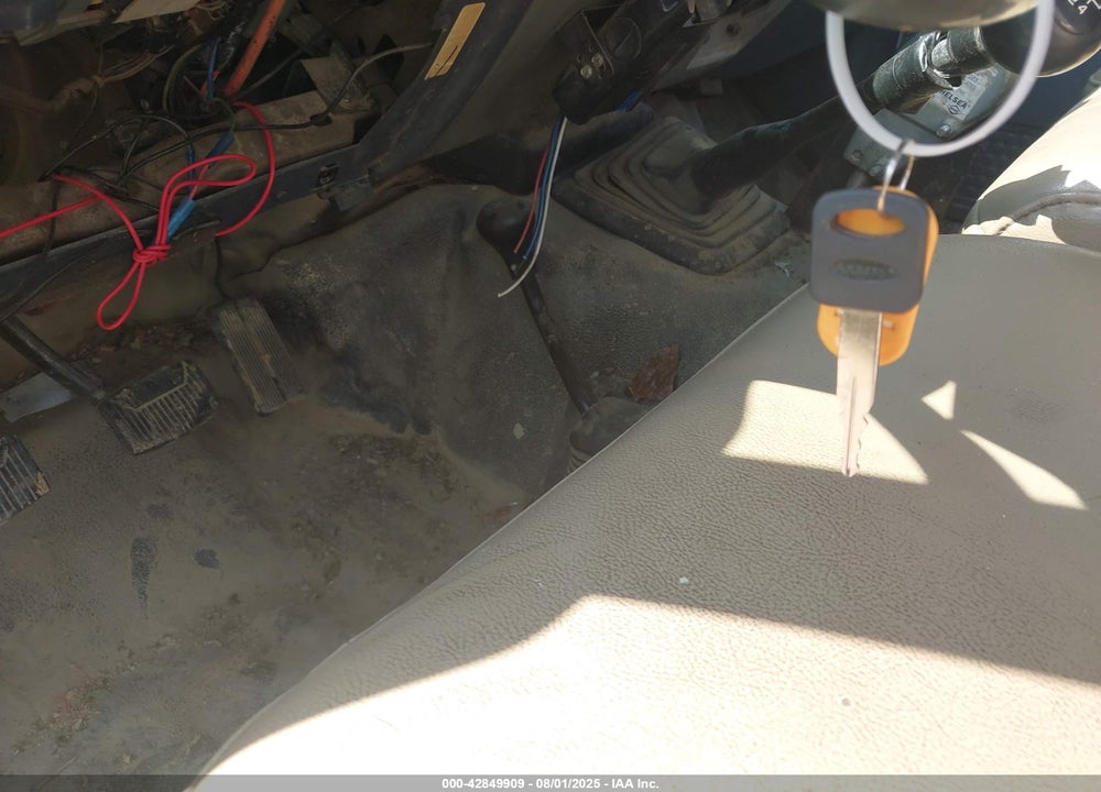 2000 FORD F 350 VIN: 1FDWF37F1YEA15668
