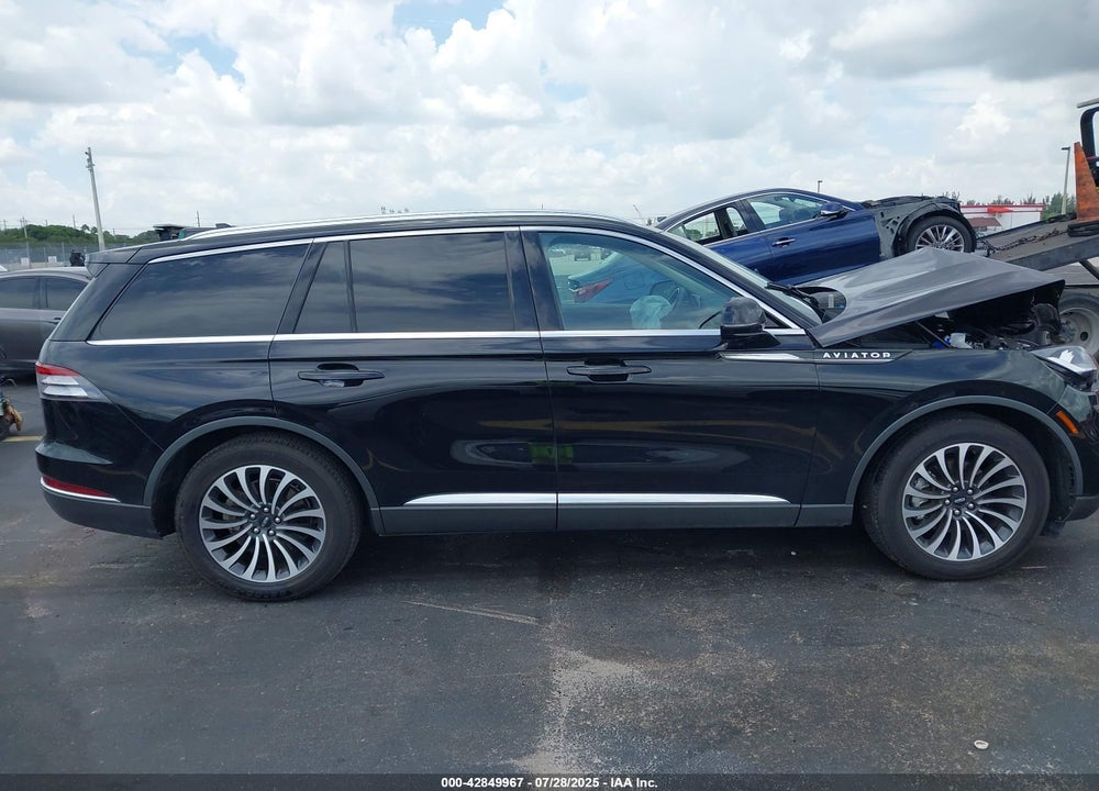 2023 LINCOLN AVIATOR VIN: 5LM5J7WC7PGL11271