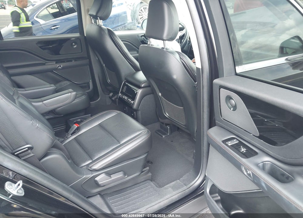 2023 LINCOLN AVIATOR VIN: 5LM5J7WC7PGL11271