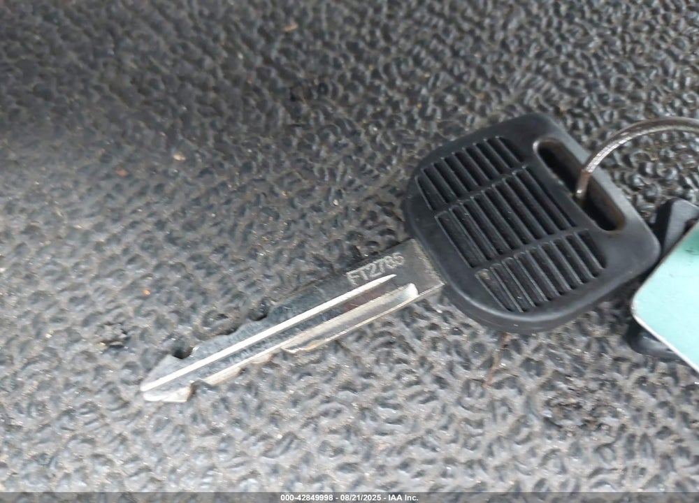 1999 FREIGHTLINER CHASSIS M LINE WALK-IN VAN VIN: 4UZA5FFCXXCB66835