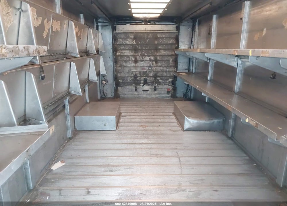1999 FREIGHTLINER CHASSIS M LINE WALK-IN VAN VIN: 4UZA5FFCXXCB66835