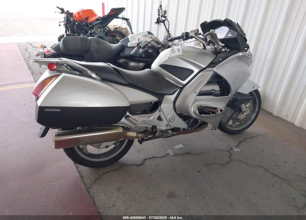 2004 HONDA ST1300 VIN: JH2SC51354M200416