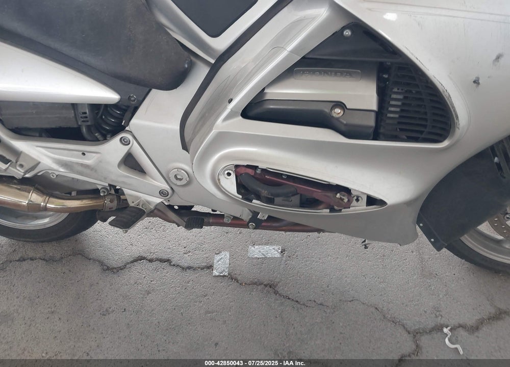 2004 HONDA ST1300 VIN: JH2SC51354M200416