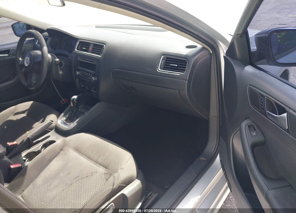 2014 VOLKSWAGEN JETTA VIN: 3VW2K7AJ4EM290005