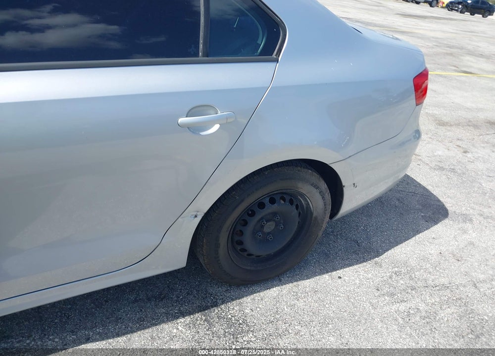 2014 VOLKSWAGEN JETTA VIN: 3VW2K7AJ4EM290005