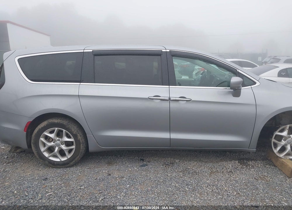 2020 CHRYSLER PACIFICA TOURING VIN: 2C4RC1FGXLR136347